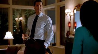 Illustration for article titled An Overly Convoluted Con Turns To Murder on Grimm: Double Date